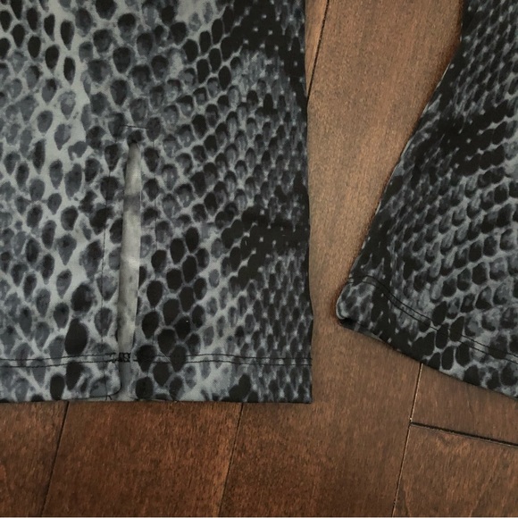 Express Y2K Vintage High-Waist Reptile Print Slit Boot Cut Pants - Picture 10 of 11